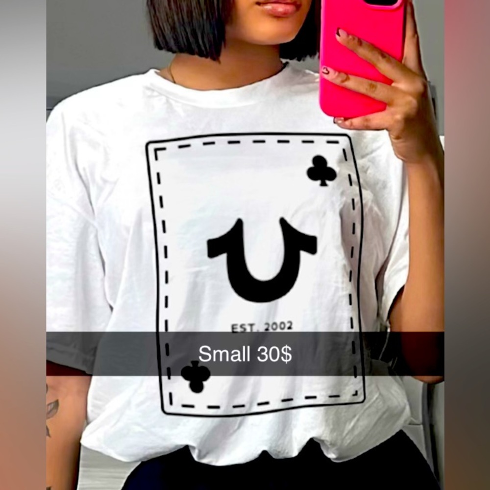 Whole FIT it’s not only the shirt that is being sold TRUE RELIGION womans outfit